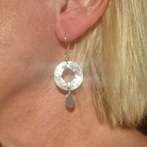 boucles d'oreille en argent texturé motif organique