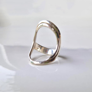 bague impertinente en argent atelier epuria