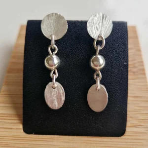 Boucles d'oreille en argent minimaliste modern atelier Walhain, Belgique